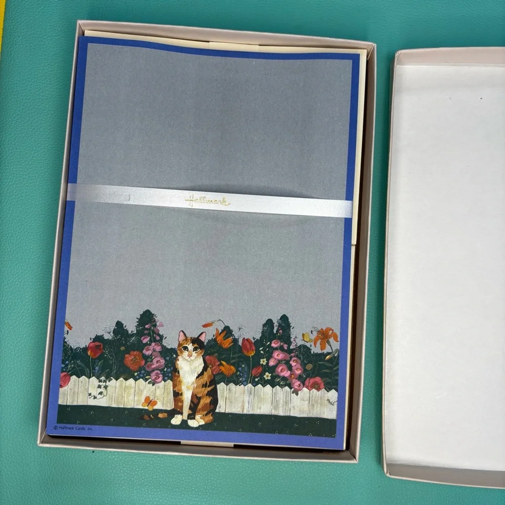 Hallmark Vintage Cat-Themed Stationery Set‎